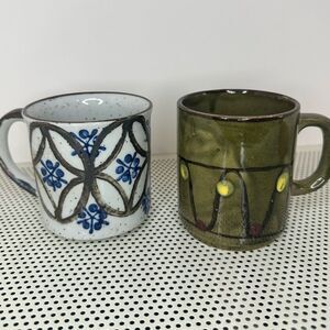 Set of Two Artistic Mugs - Blue and Green